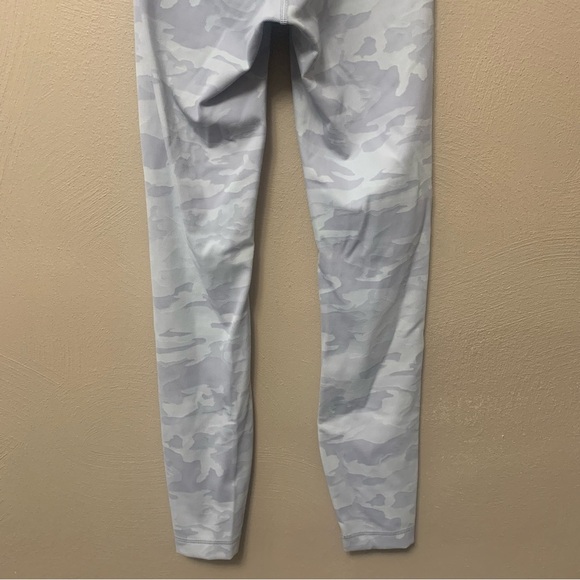 Lululemon Wunder Under High-Rise Tight 25" *Luxtreme Size 2 White Camo W5CQUS - Picture 9 of 13
